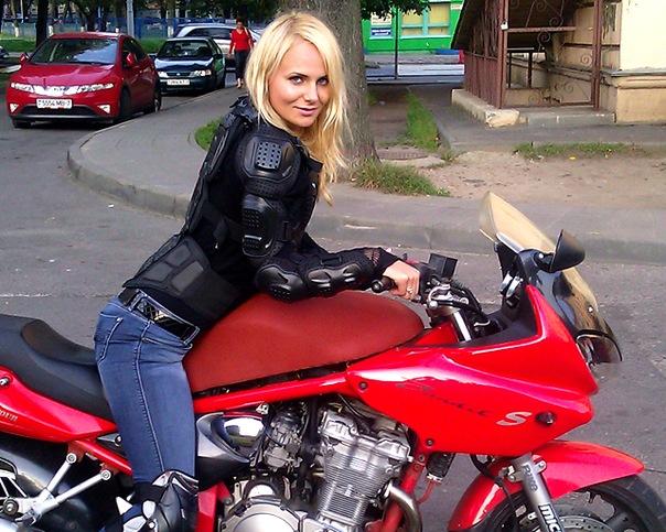 Скачать картинки Moto dos mujeres 