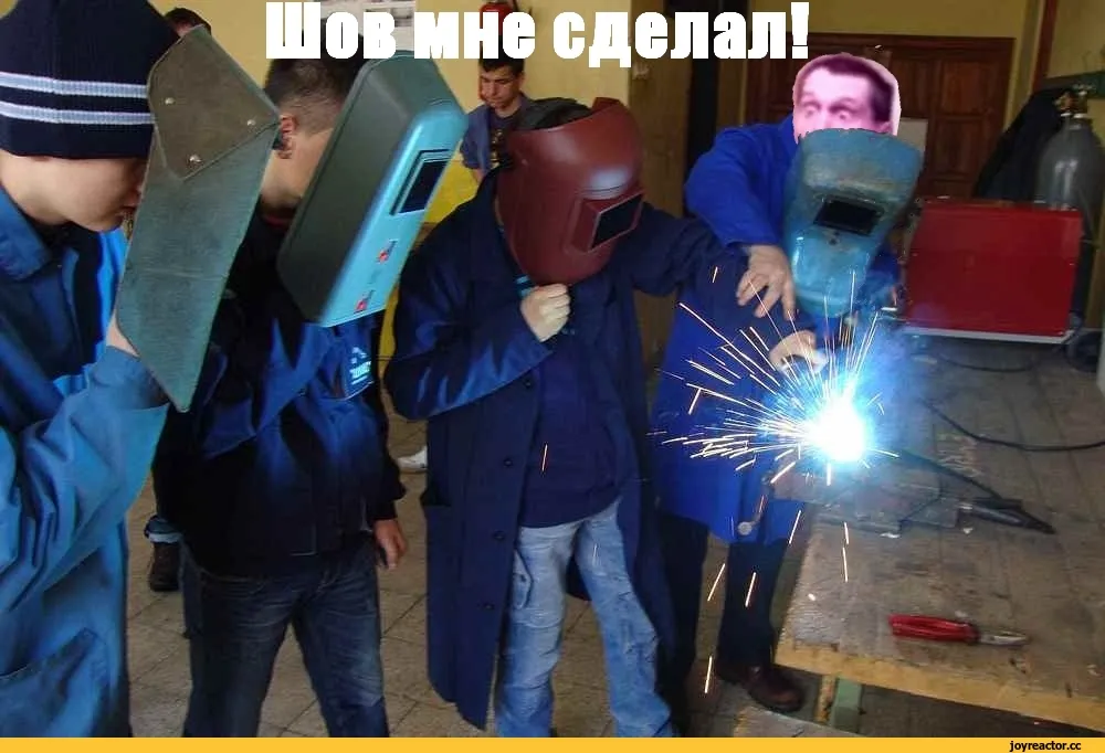 сварщик на прозрачном фоне 